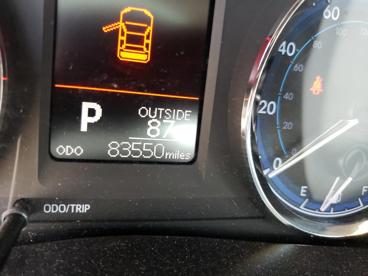 Photo 8 from auction – 2018 TOYOTA COROLLA L with VIN 5YFBURHE4JP852831