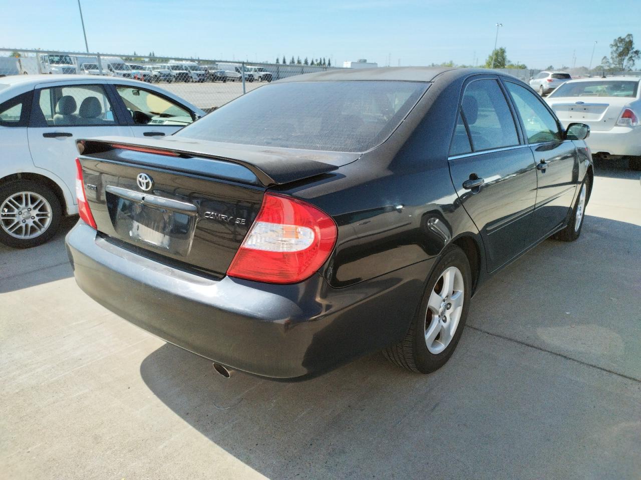 Photo 4 from auction – 2004 TOYOTA CAMRY LE with VIN 4T1BE32K54U277988