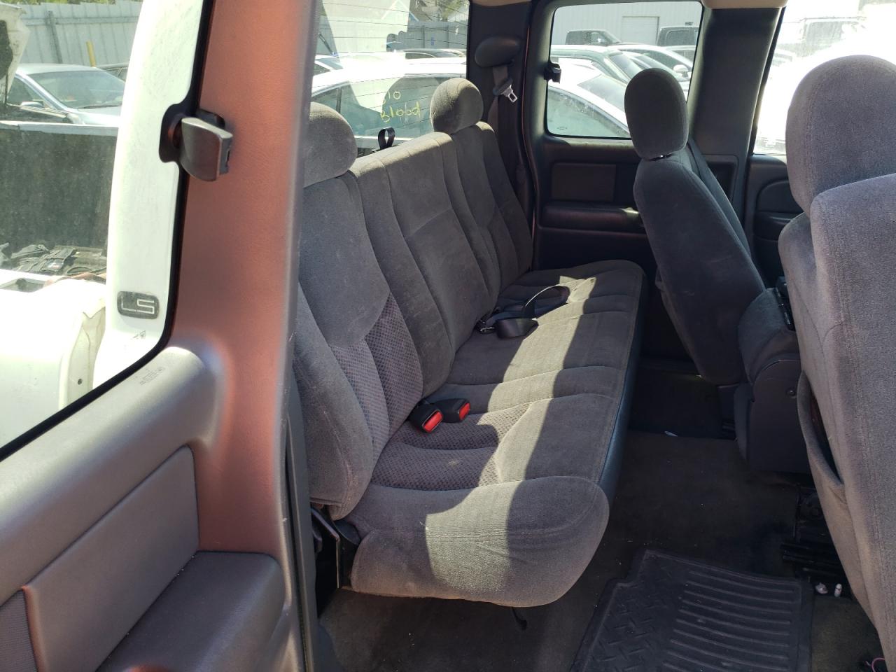 Photo 6 from auction – 2004 CHEVROLET SILVERADO with VIN 2GCEC19V241210918