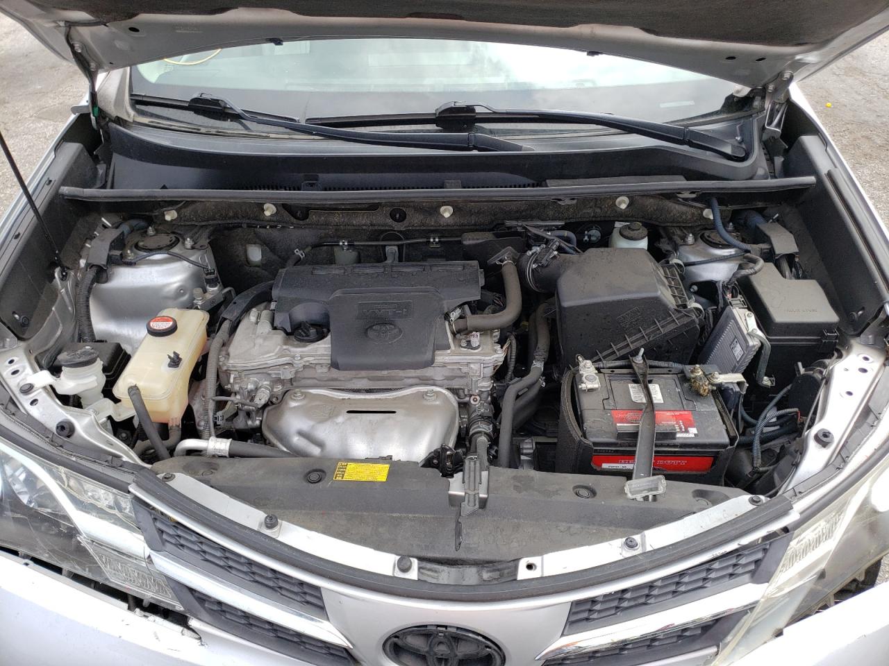 Photo 7 from auction – 2015 TOYOTA RAV4 LE with VIN JTMZFREV8FJ033202