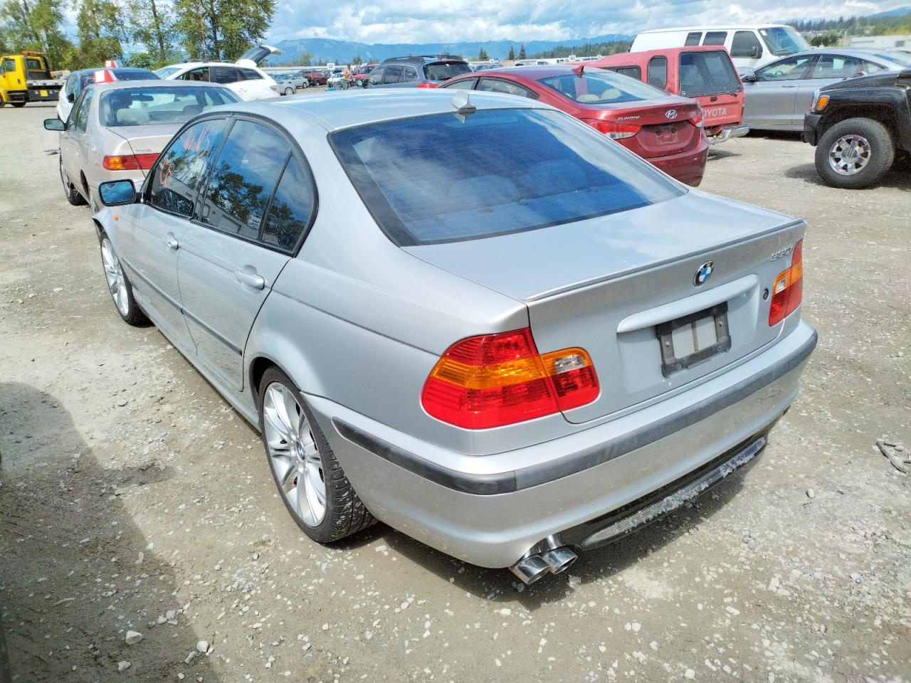 Photo 3 from auction – 2004 BMW 330 I with VIN WBAEV53484KM05940