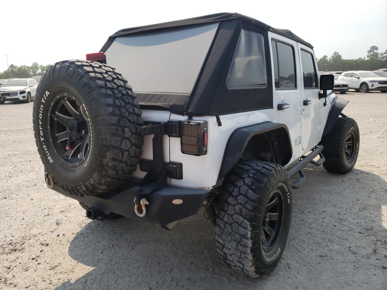 Photo 4 from auction – 2017 JEEP WRANGLER U with VIN 1C4BJWDG5HL581960