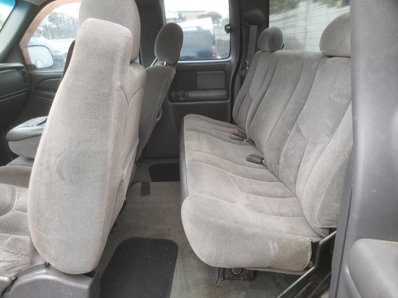 Photo 6 from auction – 2004 CHEVROLET SILVERADO with VIN 1GCHC29U64E199429