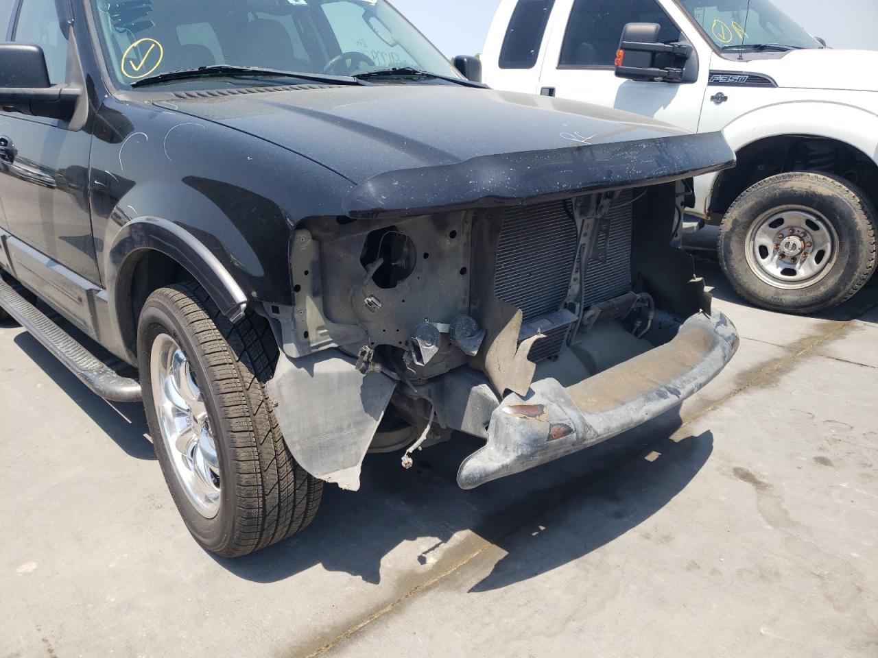 Photo 9 from auction – 2005 FORD EXPEDITION with VIN 1FMFU15585LA76530