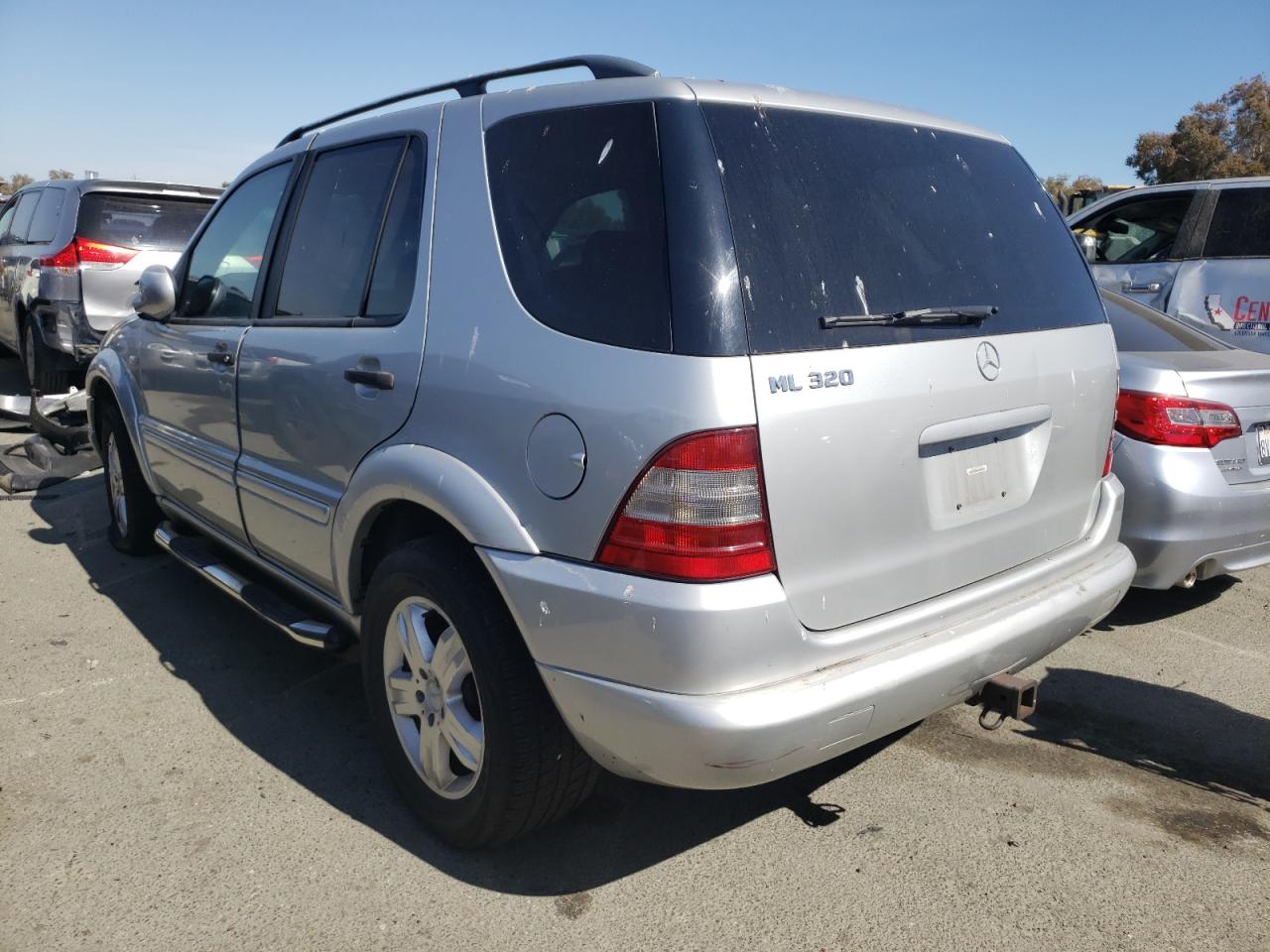 Photo 3 from auction – 2000 MERCEDES-BENZ ML 320 with VIN 4JGAB54E5YA158353