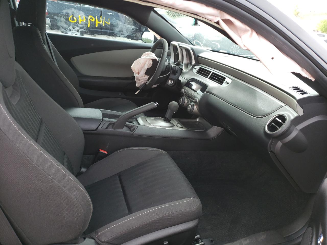 Photo 5 from auction – 2013 CHEVROLET CAMARO LS with VIN 2G1FA1E33D9105376