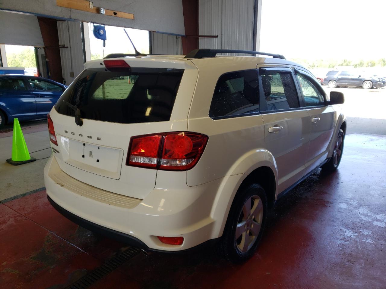 Photo 4 from auction – 2011 DODGE JOURNEY MA with VIN 3D4PH1FG1BT558336