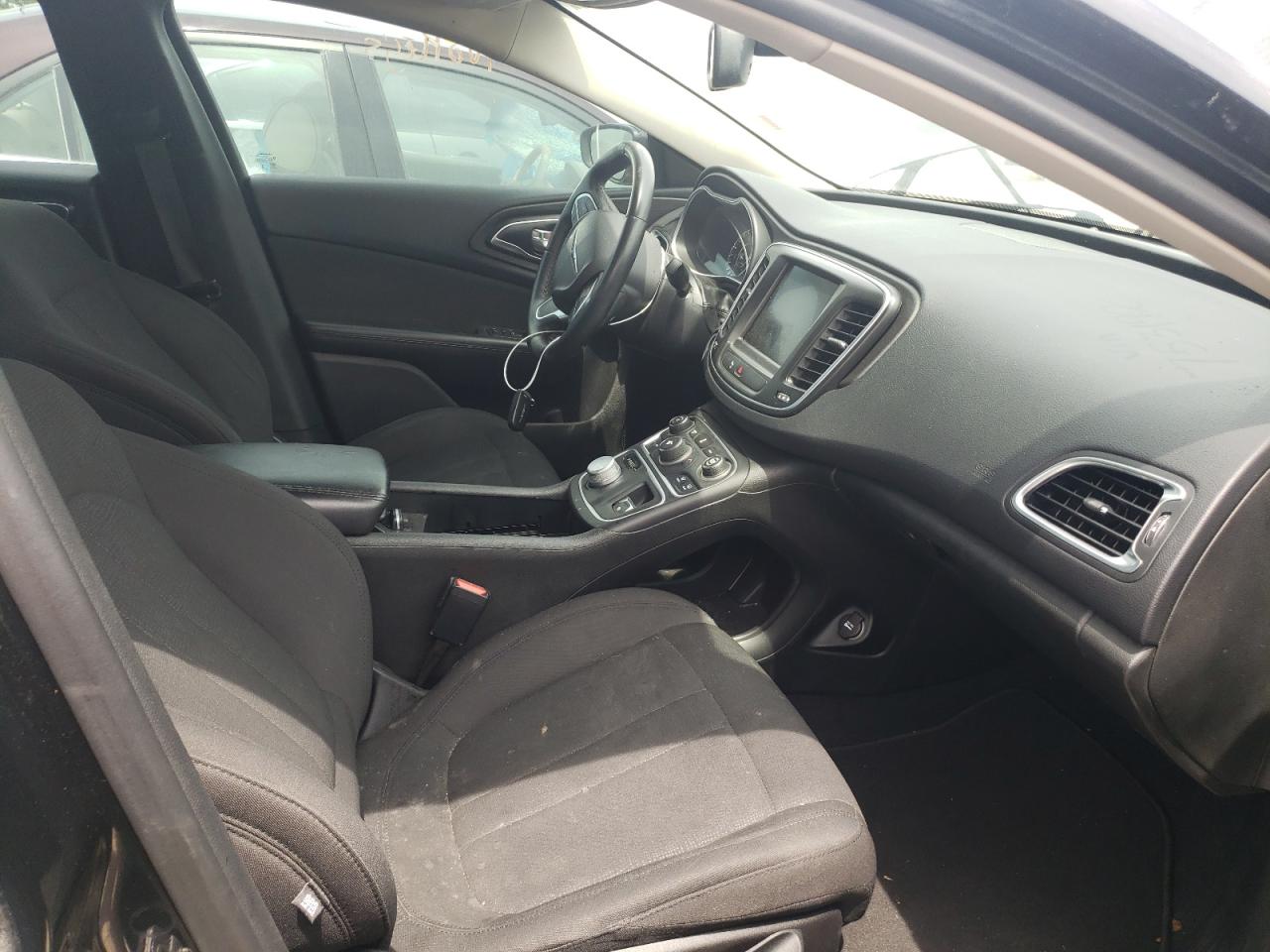 Photo 5 from auction – 2015 CHRYSLER 200 LIMITE with VIN 1C3CCCAB9FN753192