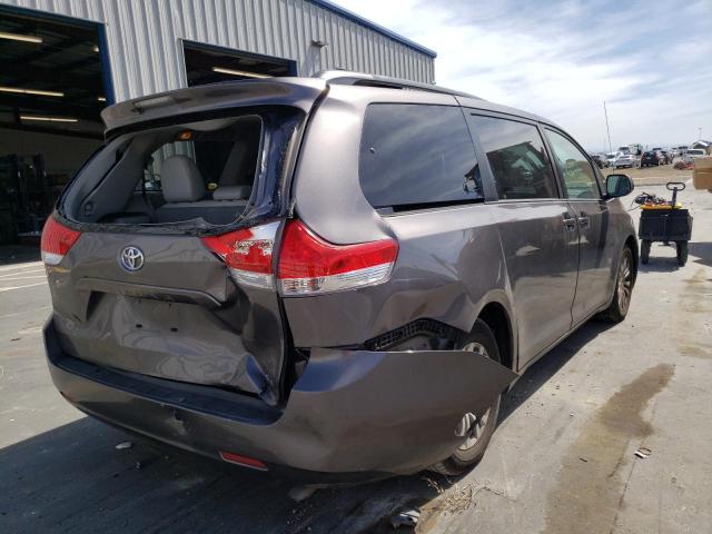 Photo 4 from auction – 2013 TOYOTA SIENNA XLE with VIN 5TDYK3DC4DS328818
