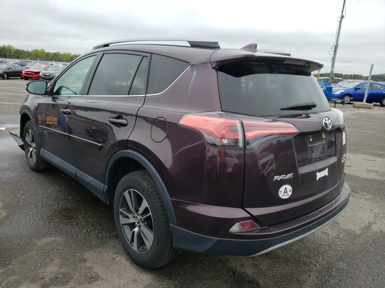 Photo 3 from auction – 2017 TOYOTA RAV4 XLE with VIN 2T3RFREV9HW567913