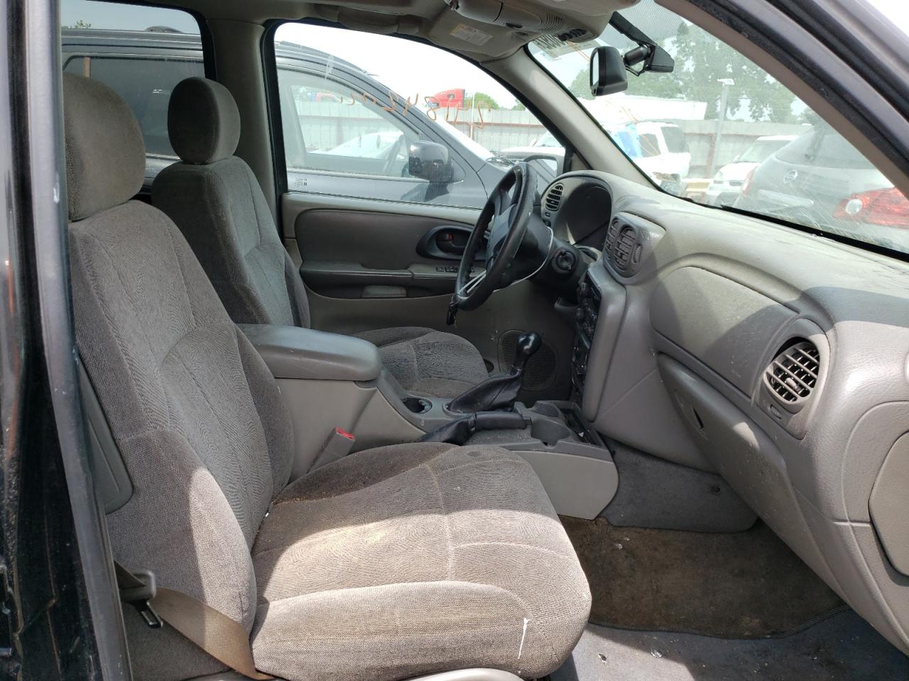 Photo 5 from auction – 2004 CHEVROLET TRAILBLAZE with VIN 1GNDT13S642291861
