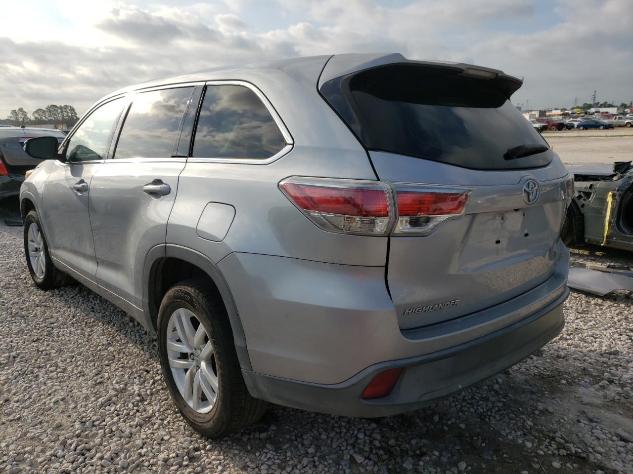 Photo 17 from auction – 2014 TOYOTA HIGHLANDER with VIN 5TDZKRFH1ES032172