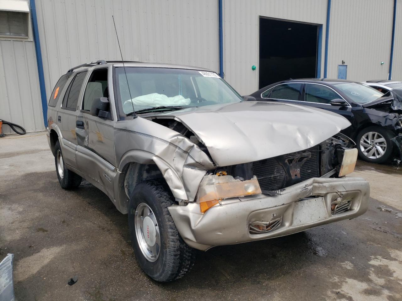 GMC JIMMY 2000 with VIN 1GKCS13W7Y2257626 - Photo from auction