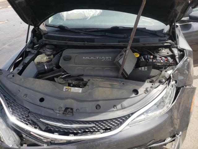 Foto 7 de la subasta – 2015 CHRYSLER 200 LIMITE con VIN 1C3CCCAB6FN653566