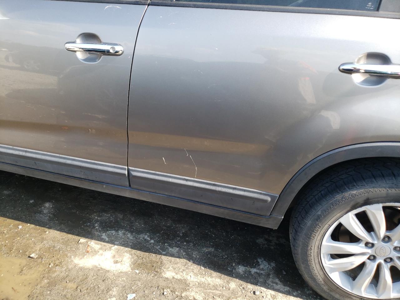 Photo 9 from auction – 2011 KIA SORENTO BA with VIN 5XYKTDA24BG079287