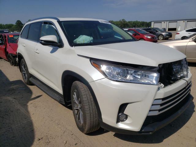 TOYOTA HIGHLANDER 2019 with VIN 5TDKZRFH7KS358891 - Photo from auction