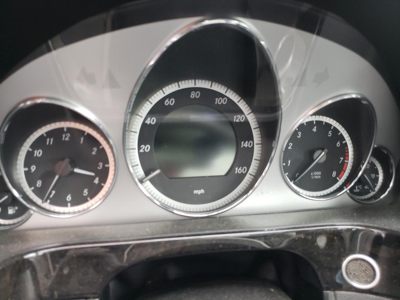 Photo 8 from auction – 2010 MERCEDES-BENZ E 550 4MAT with VIN WDDHF9AB8AA101052