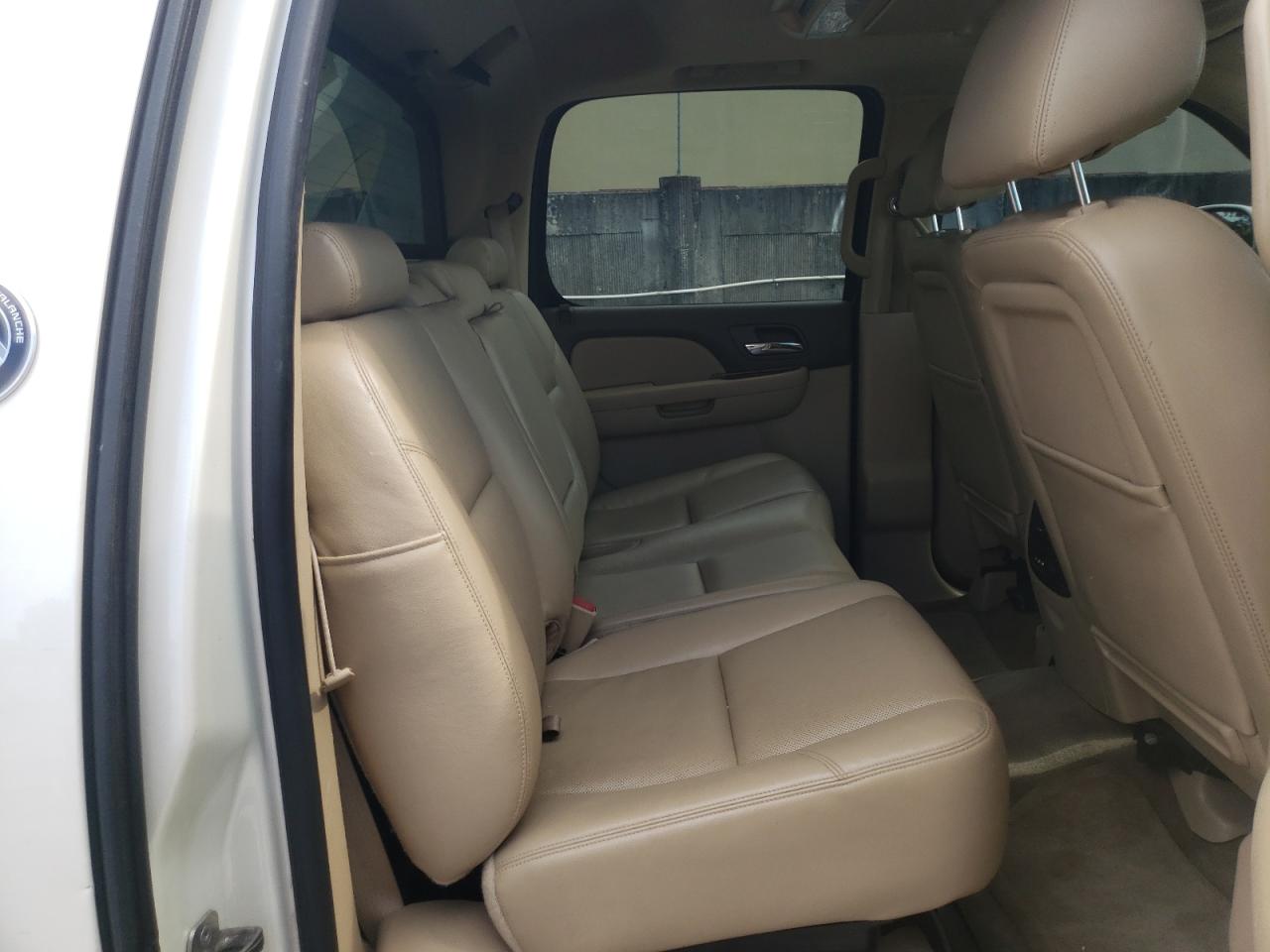 Photo 6 from auction – 2013 CHEVROLET AVALANCHE with VIN 3GNTKGE74DG162017