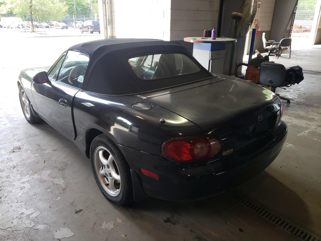 Photo 3 from auction – 2001 MAZDA MX-5 MIATA with VIN JM1NB353010201712