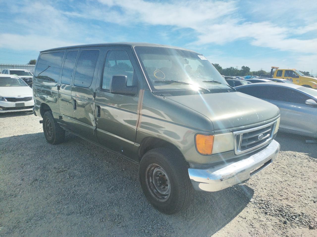 FORD ECONOLINE 2004 with VIN 1FBNE31L54HB09289 - Photo from auction