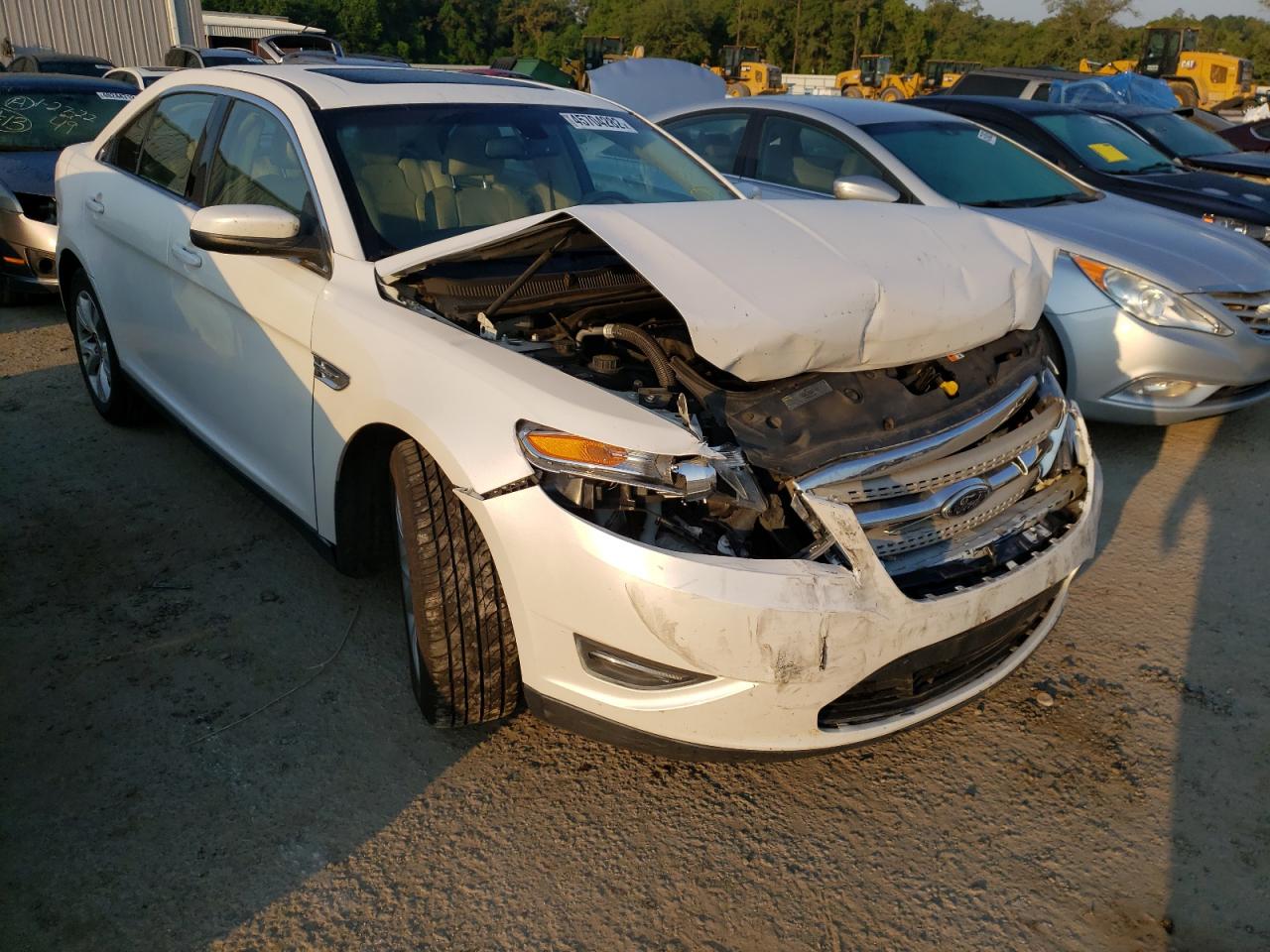 FORD TAURUS SEL 2011 with VIN 1FAHP2EW5BG182995 - Photo from auction