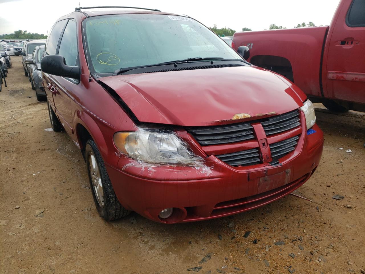DODGE GRAND CARA 2007 with VIN 2D4GP44L37R101977 - Photo from auction
