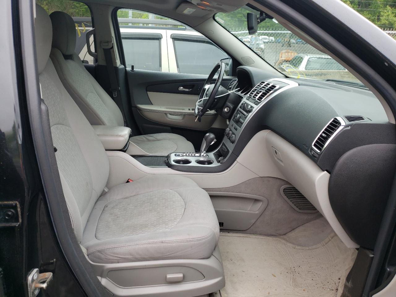 Photo 5 from auction – 2010 GMC ACADIA SLE with VIN 1GKLRLED0AJ167751