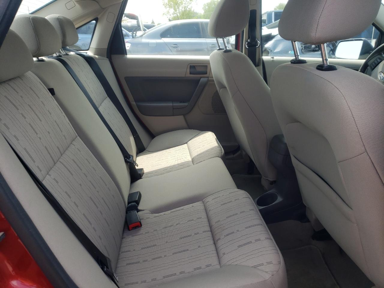Photo 6 from auction – 2011 FORD FOCUS SE with VIN 1FAHP3FN1BW137361