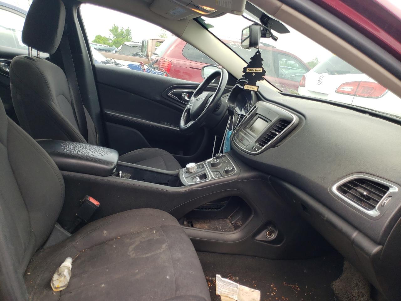 Photo 5 from auction – 2015 CHRYSLER 200 LIMITE with VIN 1C3CCCAB3FN728434