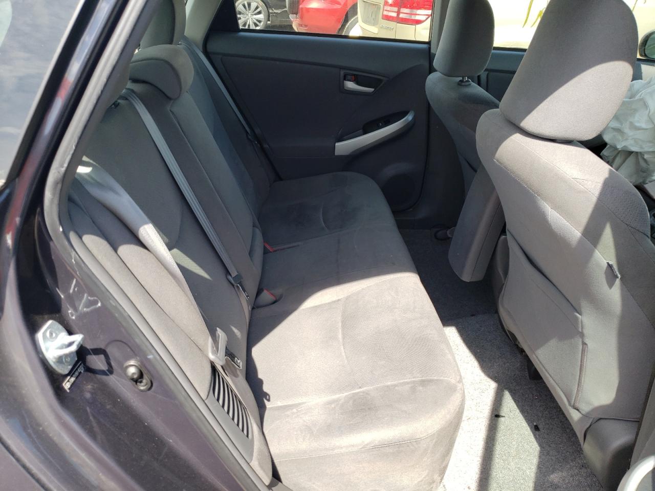 Photo 6 from auction – 2011 TOYOTA PRIUS with VIN JTDKN3DU5B1402327