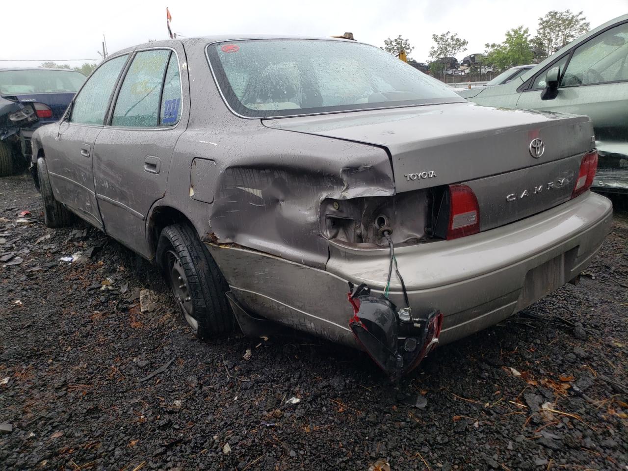 Photo 3 from auction – 1996 TOYOTA CAMRY with VIN 4T1BG12K3TU740191