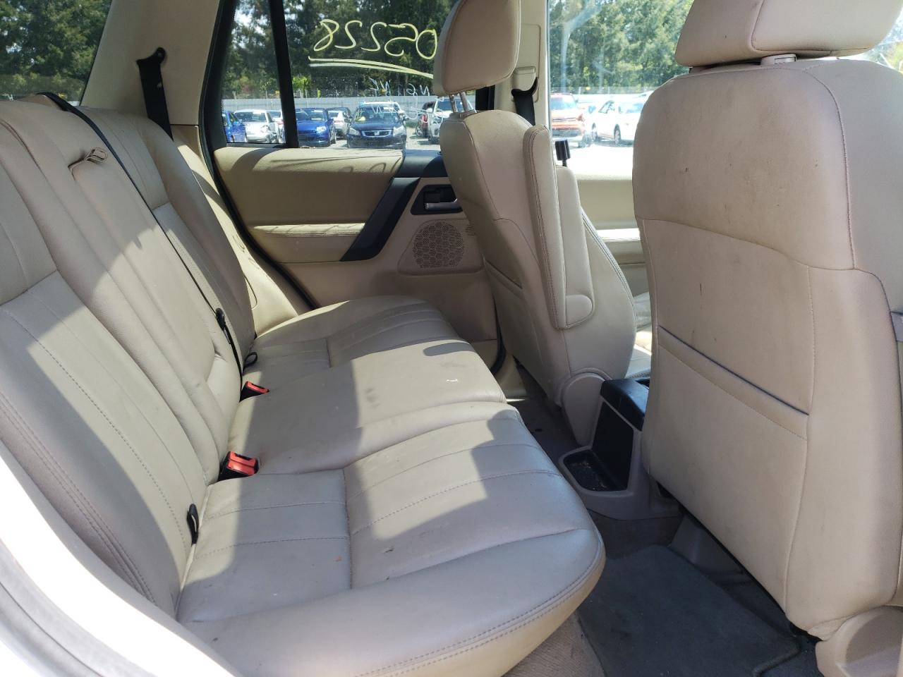 Photo 6 from auction – 2015 LAND ROVER LR2 BASE/H with VIN SALFR2BG5FH425271