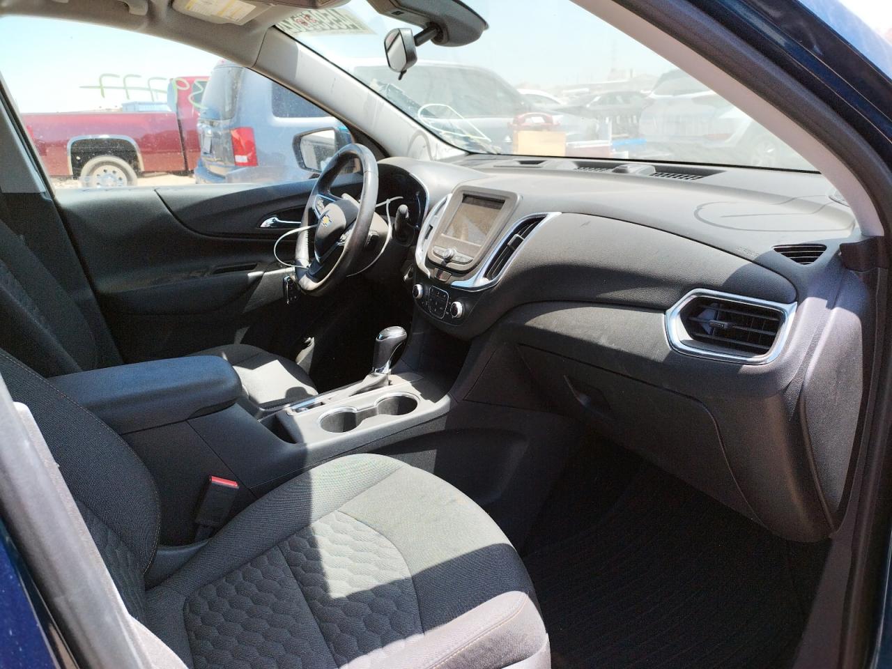 Photo 5 from auction – 2019 CHEVROLET EQUINOX LT with VIN 3GNAXJEV8KL347082