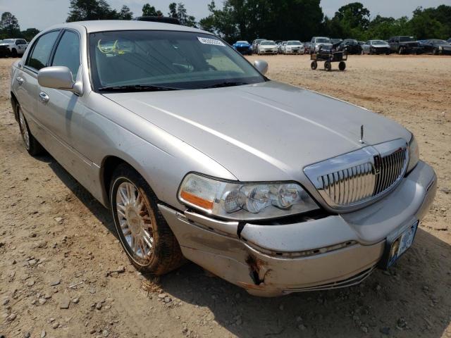 LINCOLN TOWN CAR S 2011 with VIN 2LNBL8CV3BX751342 - Photo from auction