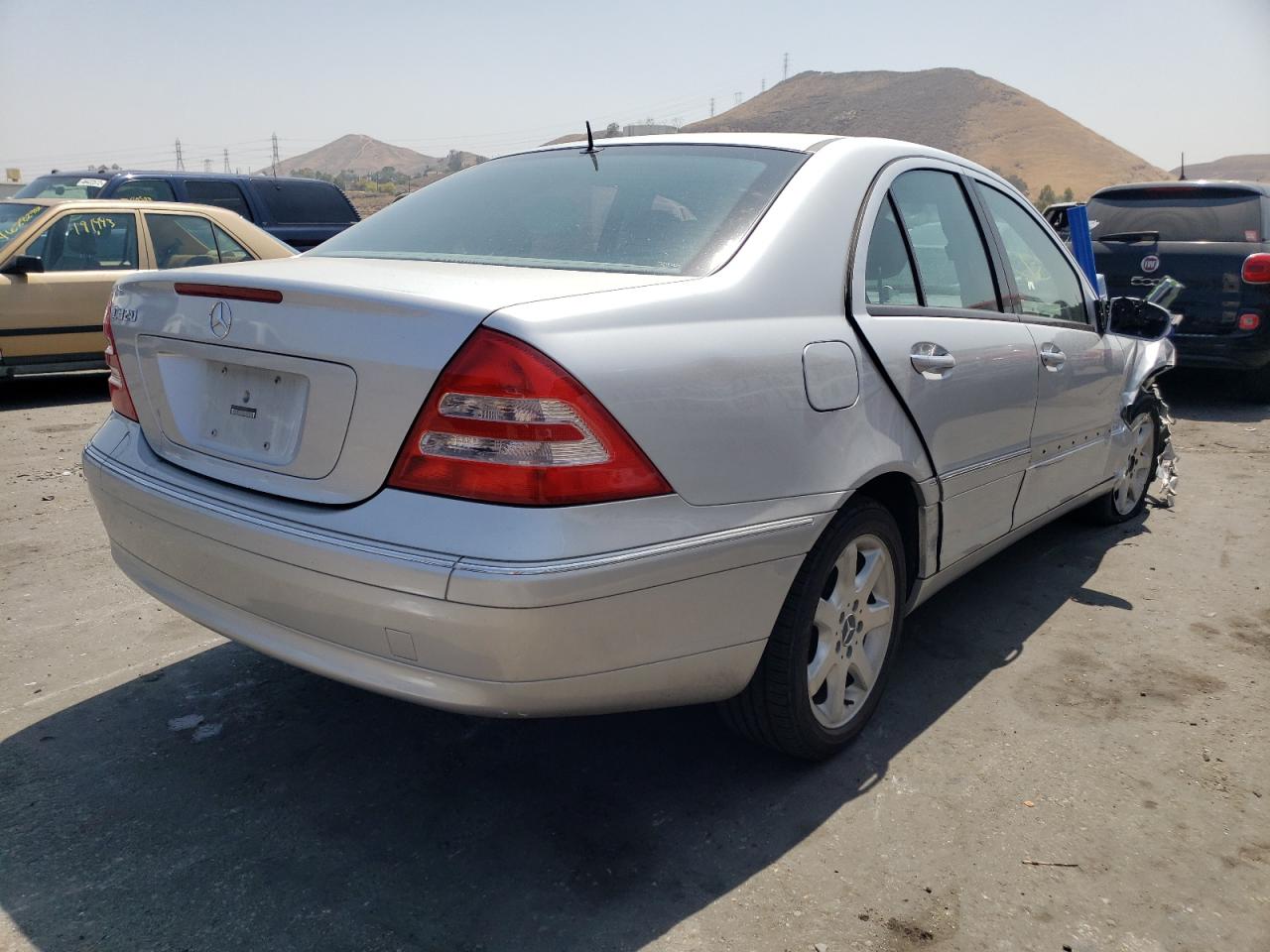 Photo 4 from auction – 2001 MERCEDES-BENZ C 320 with VIN WDBRF64J91F040456