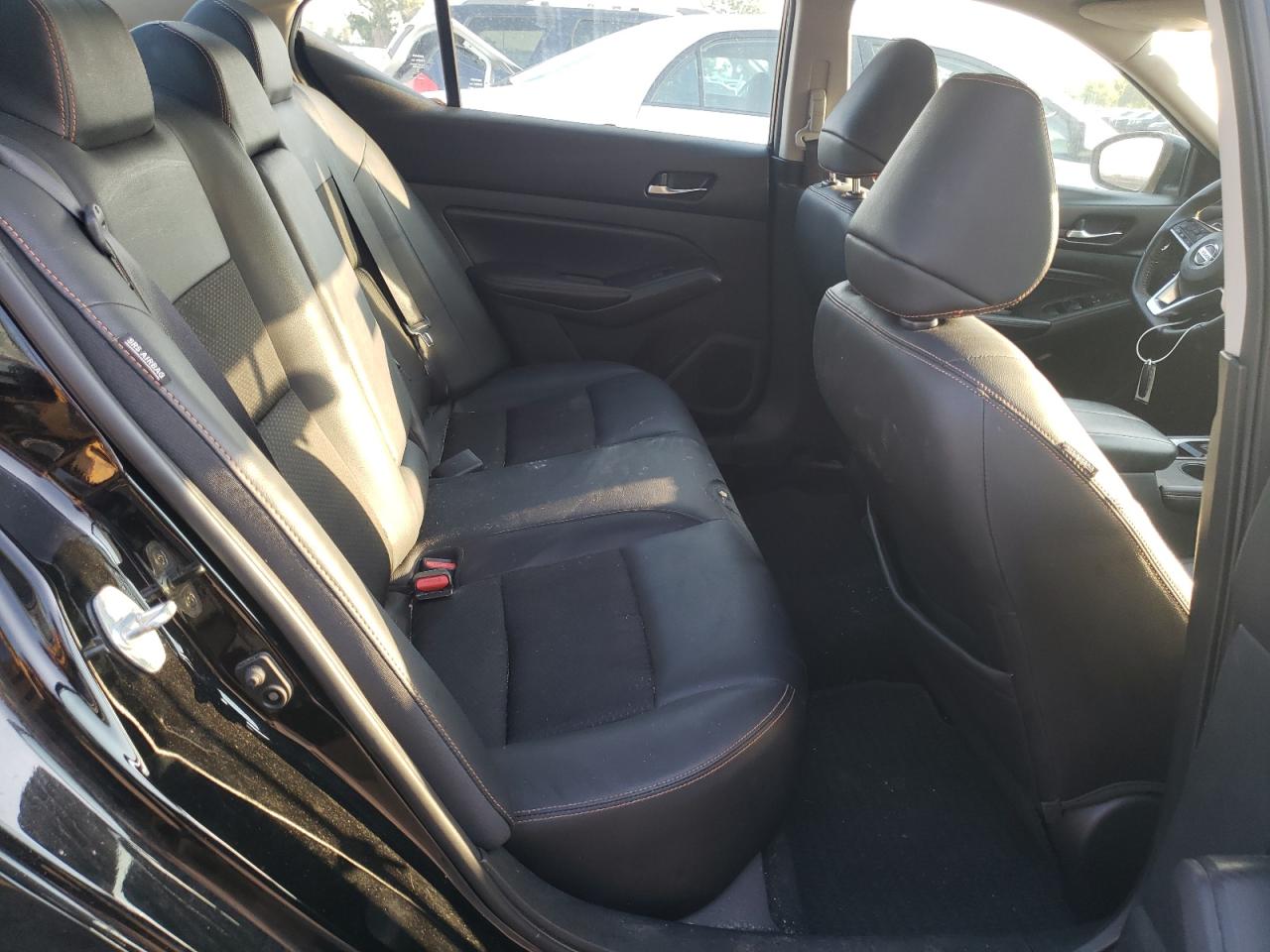 Photo 6 from auction – 2019 NISSAN ALTIMA SR with VIN 1N4BL4CV4KC259788