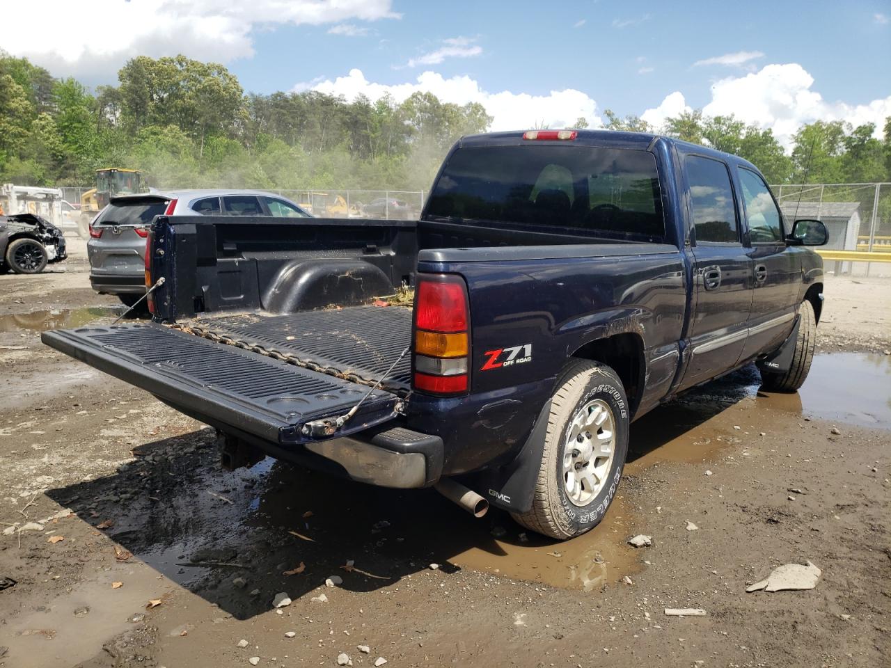 Photo 4 from auction – 2005 GMC NEW SIERRA with VIN 2GTEK13T751250858