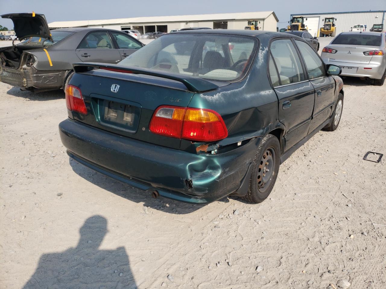 Photo 4 from auction – 2000 HONDA CIVIC BASE with VIN 2HGEJ6617YH567613