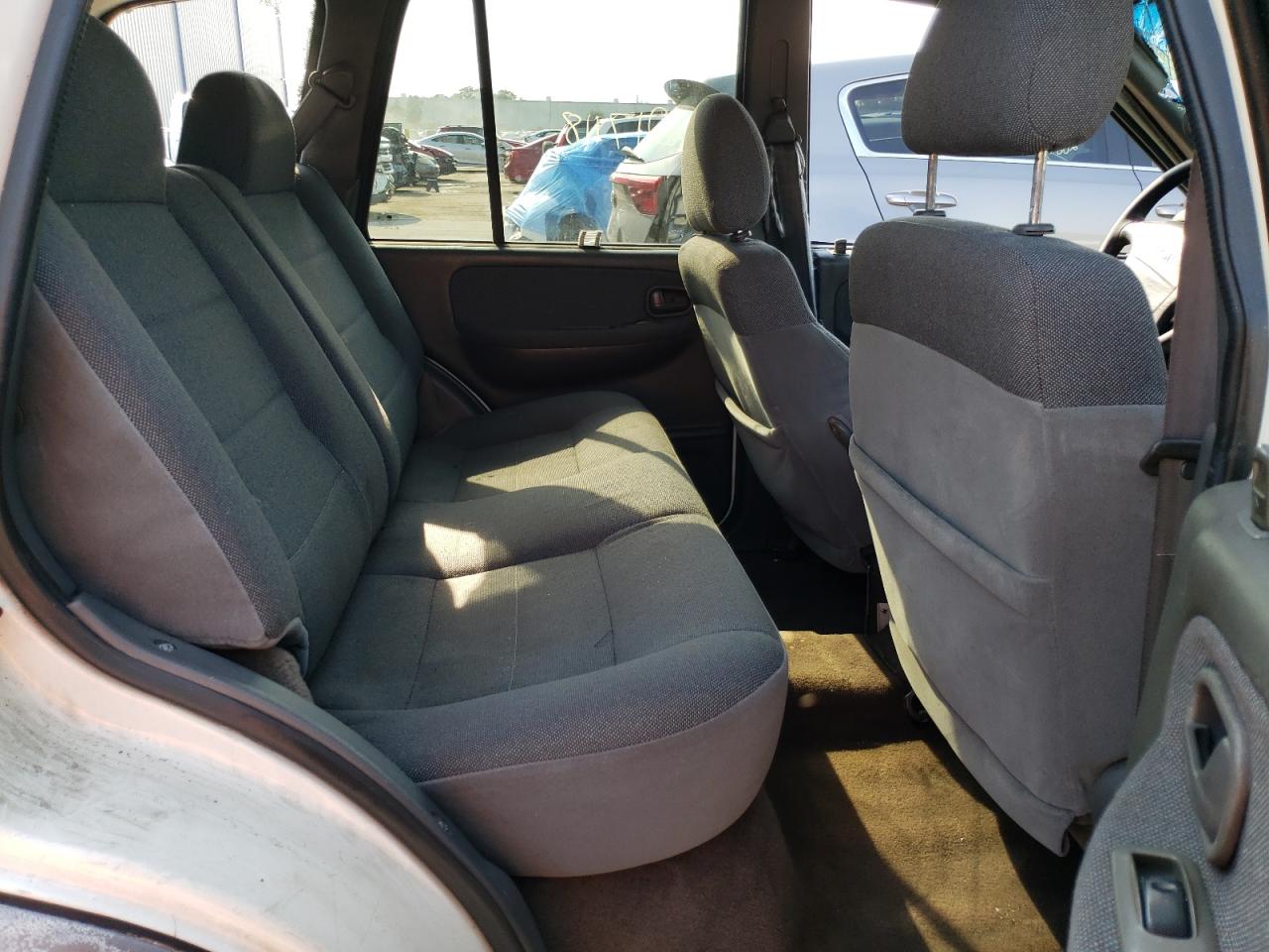 Photo 6 from auction – 2002 KIA SPORTAGE with VIN KNDJB723025158987