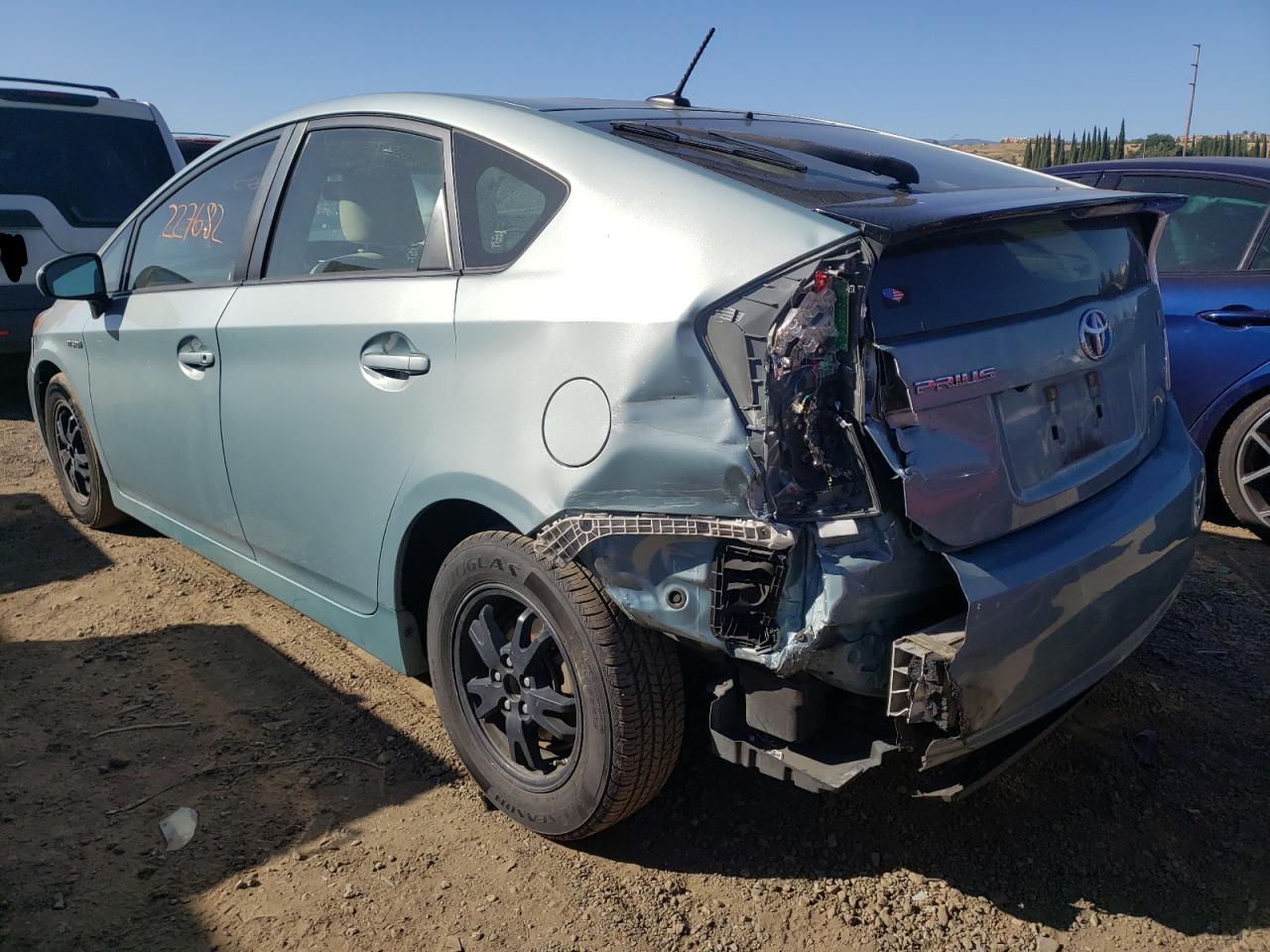 Photo 3 from auction – 2014 TOYOTA PRIUS with VIN JTDKN3DU8E1861291