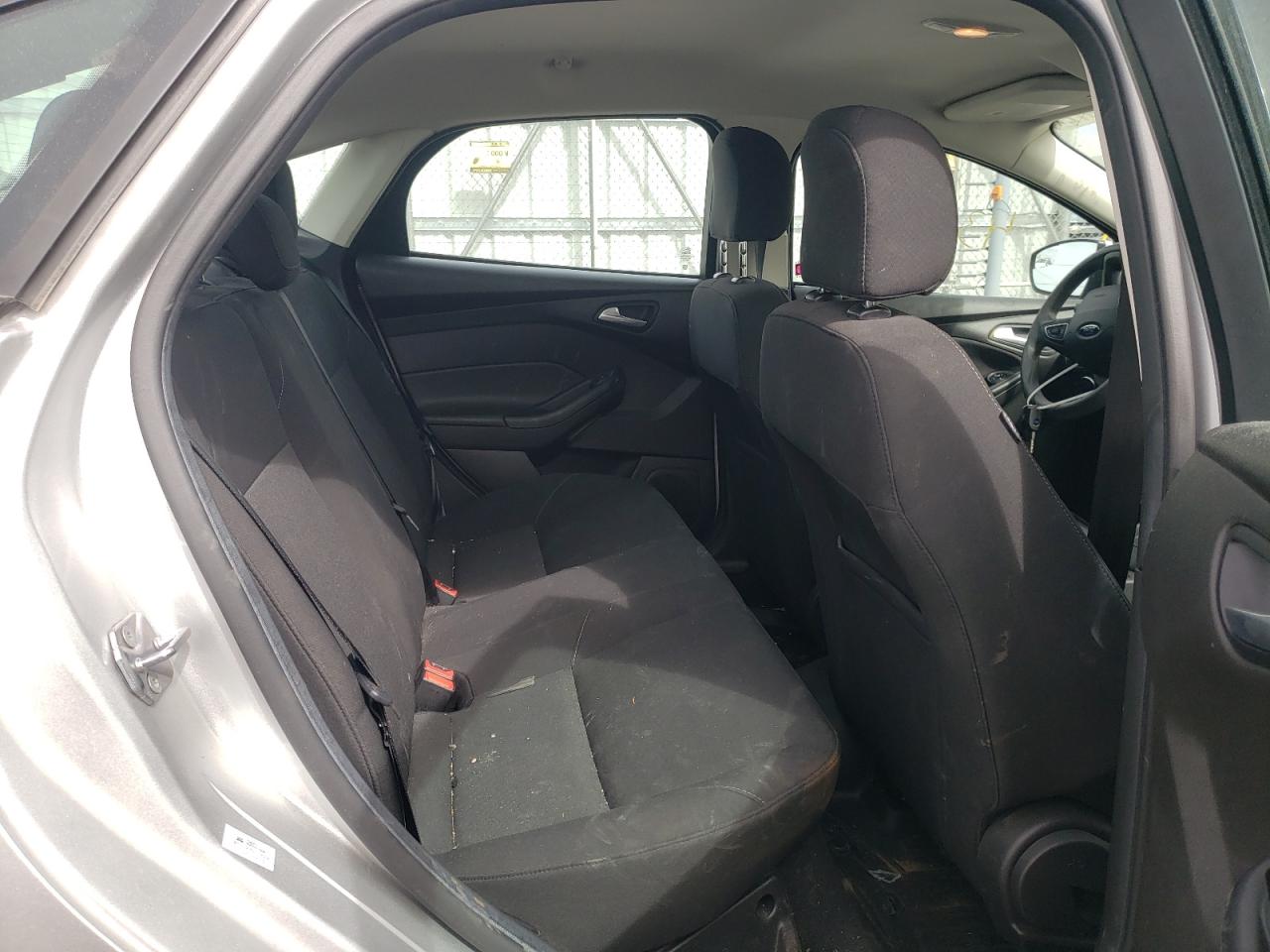 Photo 6 from auction – 2016 FORD FOCUS SE with VIN 1FADP3F2XGL387520