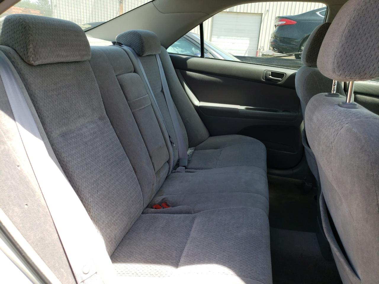 Photo 6 from auction – 2003 TOYOTA CAMRY LE with VIN JTDBE32K030189053