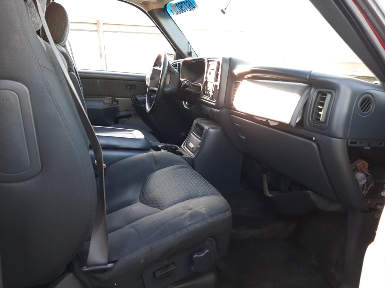 Photo 5 from auction – 2002 CHEVROLET AVALANCHE with VIN 3GNEC13T02G141679