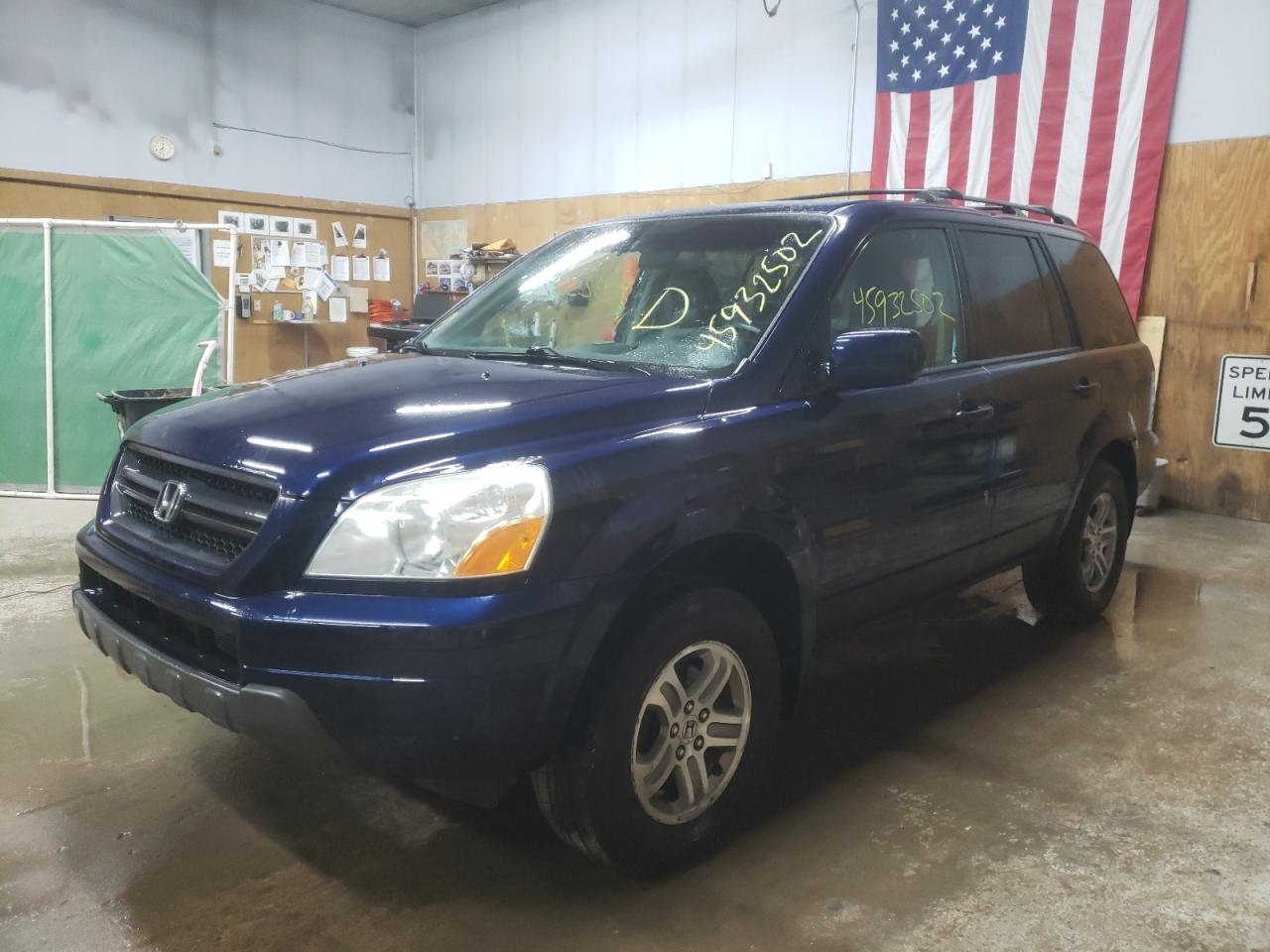 Photo 2 from auction – 2004 HONDA PILOT EXL with VIN 2HKYF185X4H503549