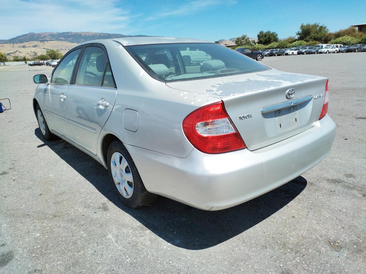 Photo 3 from auction – 2003 TOYOTA CAMRY LE with VIN 4T1BE32K33U699627