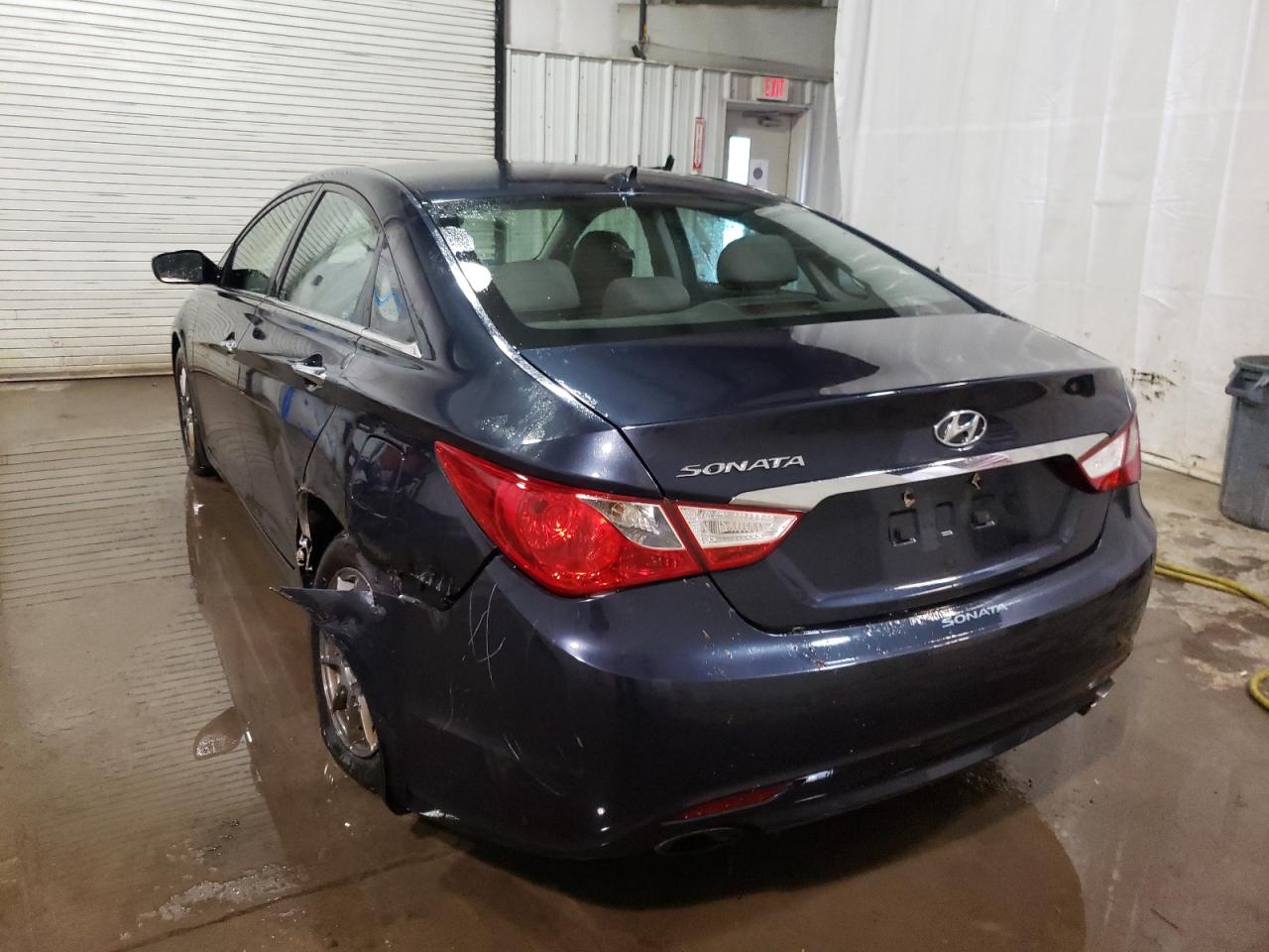 Photo 3 from auction – 2013 HYUNDAI SONATA SE with VIN 5NPEC4AC3DH615826