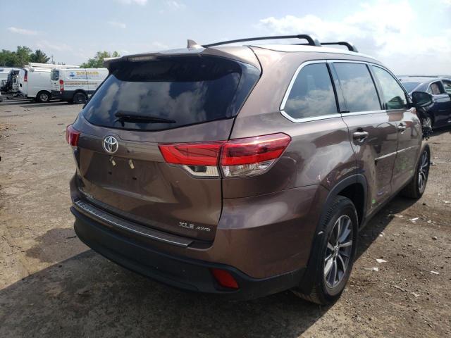 Photo 4 from auction – 2019 TOYOTA HIGHLANDER with VIN 5TDJZRFH4KS723247