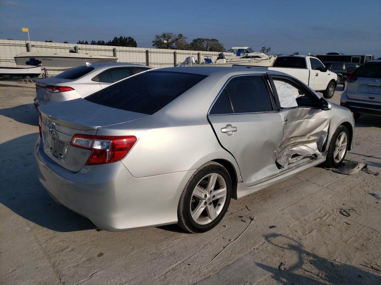 Photo 4 from auction – 2014 TOYOTA CAMRY L with VIN 4T1BF1FK5EU376839