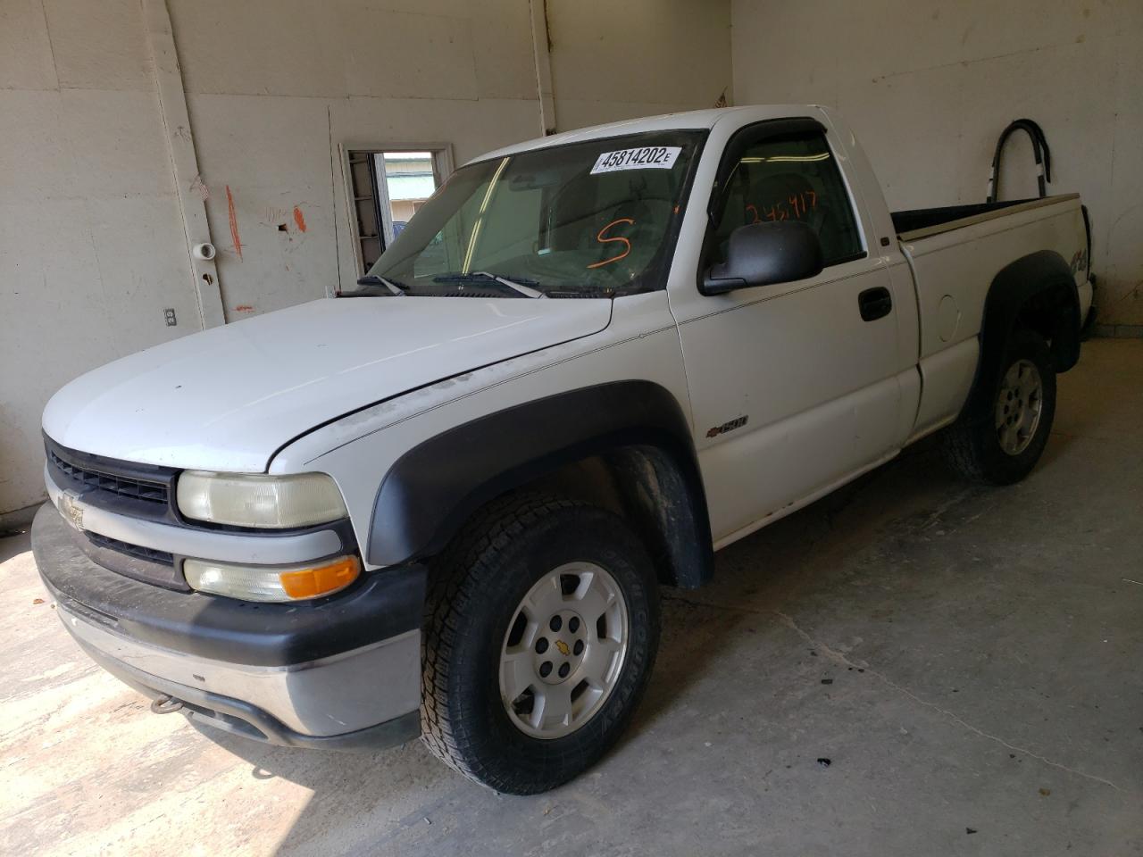 Photo 2 from auction – 2000 CHEVROLET SILVERADO with VIN 1GCEK14W3YZ186418