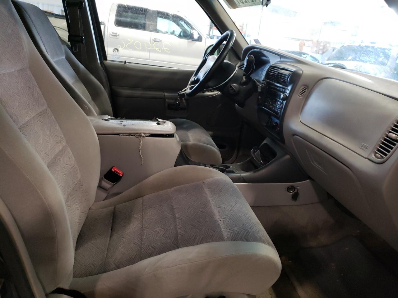 Photo 5 from auction – 2001 FORD EXPLORER X with VIN 1FMZU73E51ZA75118